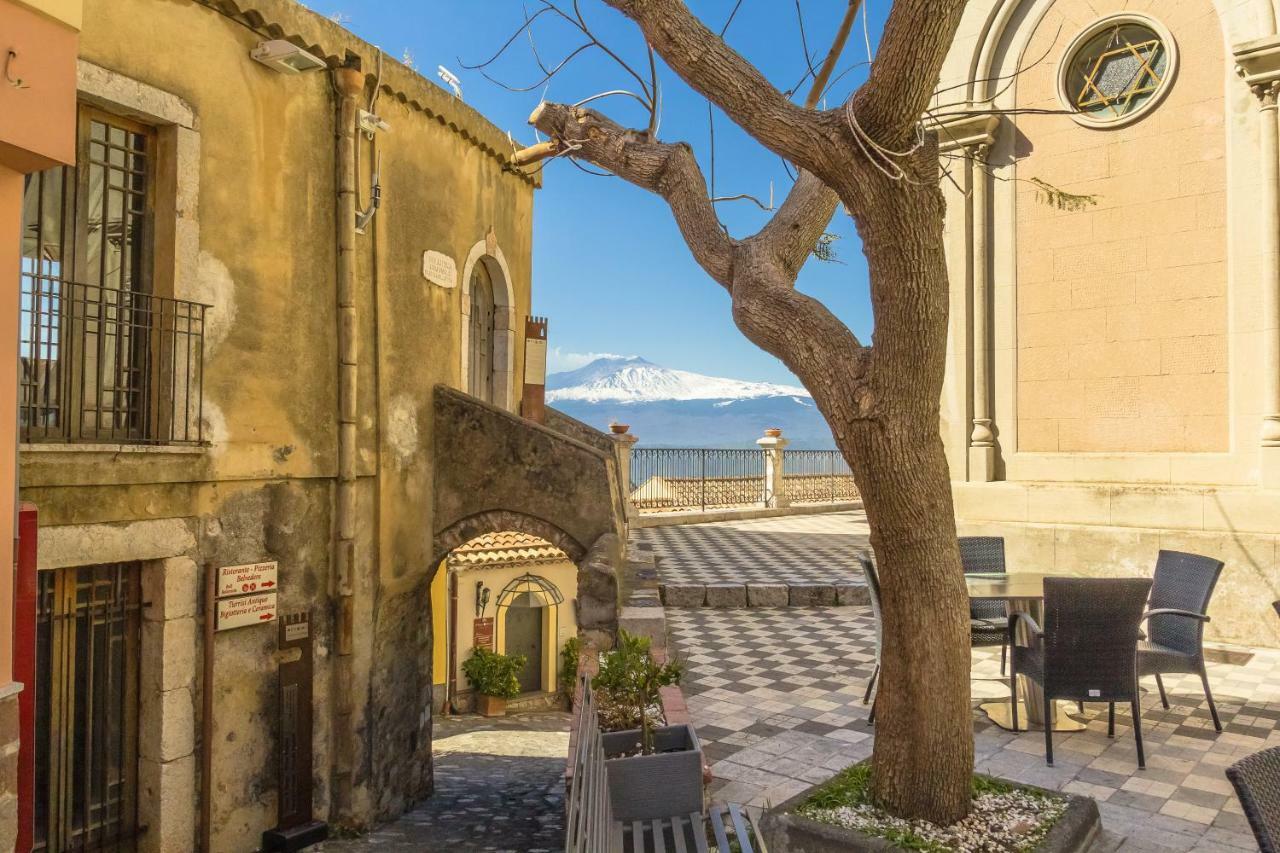 Casa Amica Apartment Giardini Naxos Exterior photo